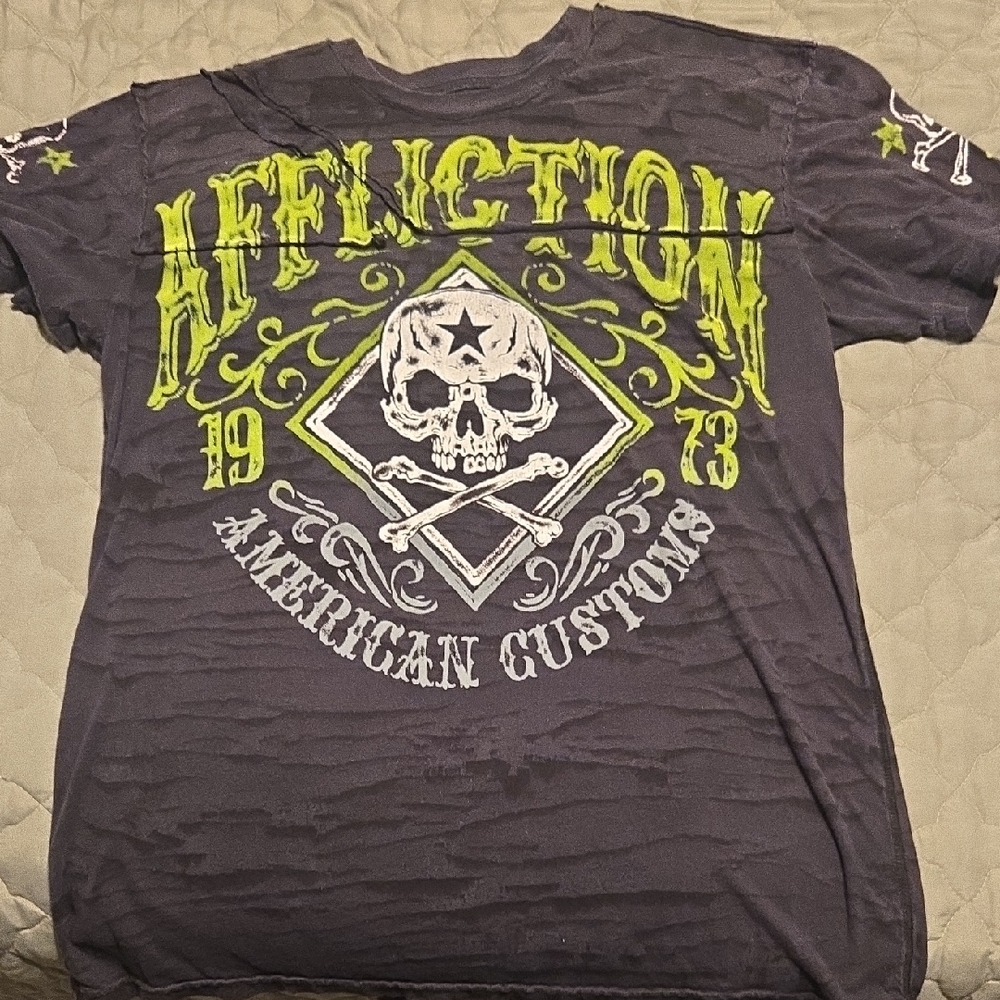 Affliction Men's Black and Yellow Skull Tee